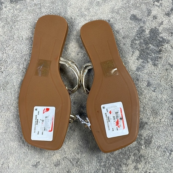 New Azalea Wang Stetson Sandals Gold Metallic Gladiator Strappy Flats Sz 7 - Picture 10 of 11